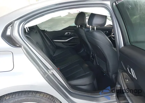 2023 BMW 330Xi xDrive z USA, uszkodzony, nr VIN 3MW89FF05P8D12752